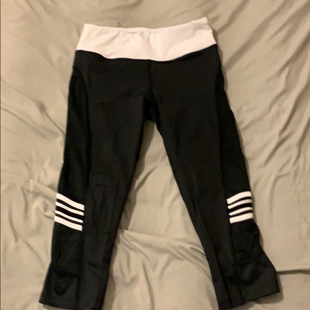 Capri leggings size small